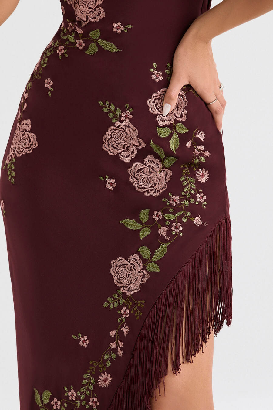 weinrotes besticktes midikleid