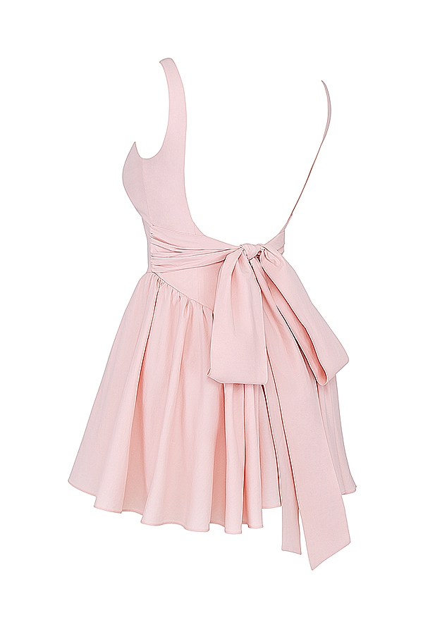 minikleid in zartpfirsichfarbenem schleifenkleid
