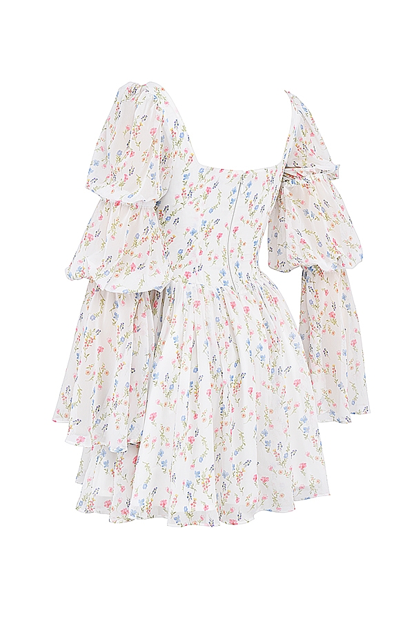 weißes minikleid mit blumenmuster und puffärmeln