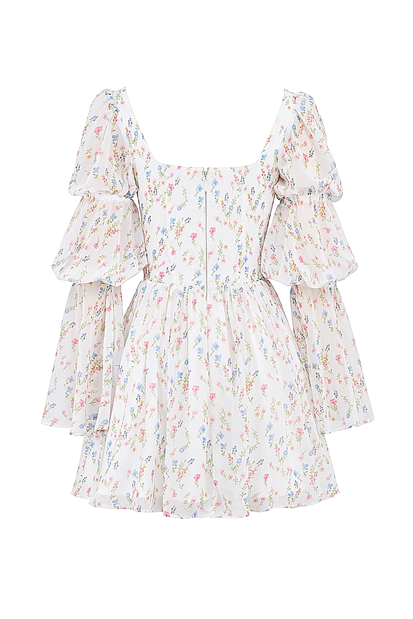 weißes minikleid mit blumenmuster und puffärmeln