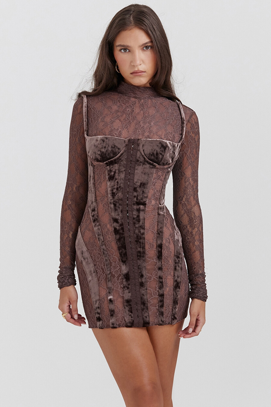braunes samt- und spitzenkorsettkleid