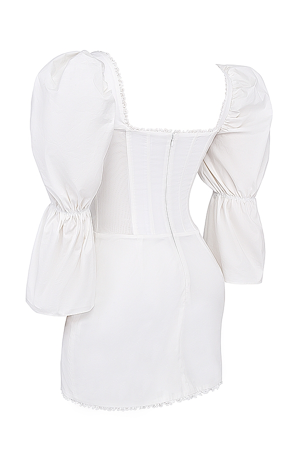 weißes korsettkleid mit puffärmeln