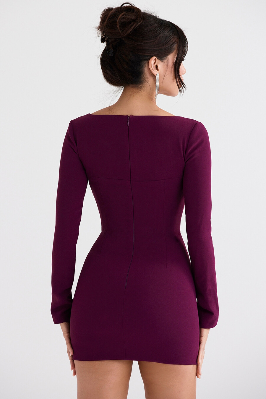 merlotfarbenes korsettkleid mit tiefem ausschnitt