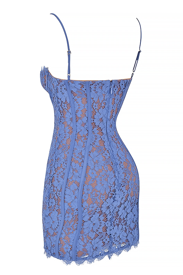 lavendelfarbenes minikleid aus spitze