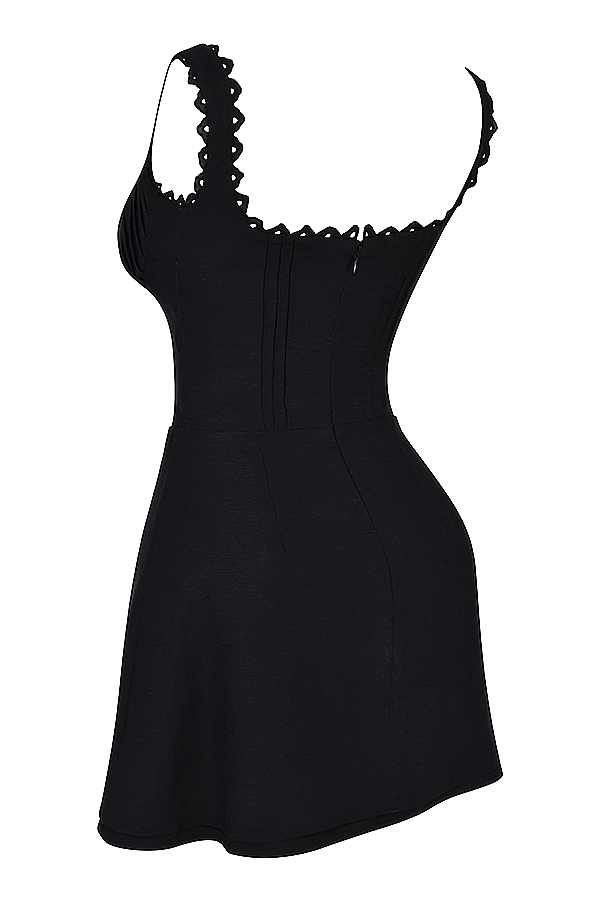 schwarzes minikleid mit abnähern