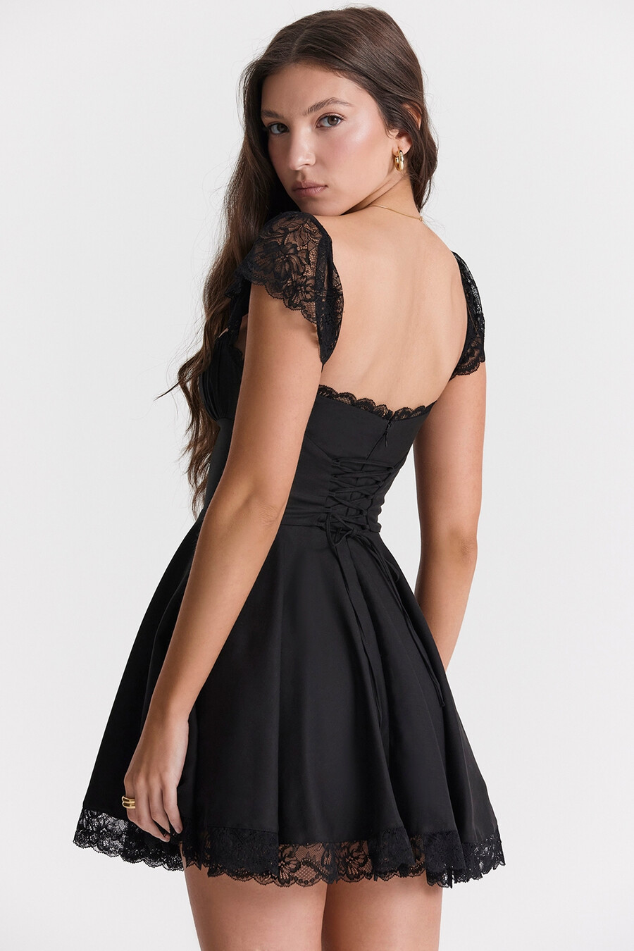 schwarzes a-linien-minikleid