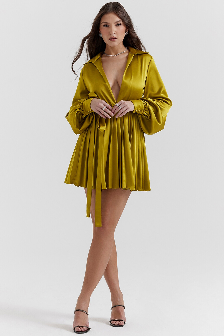 chartreuse faltenhemdkleid