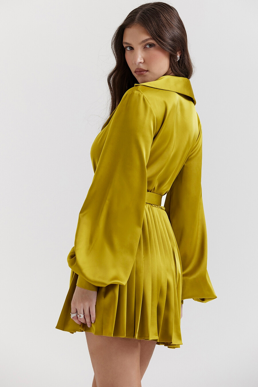 chartreuse faltenhemdkleid