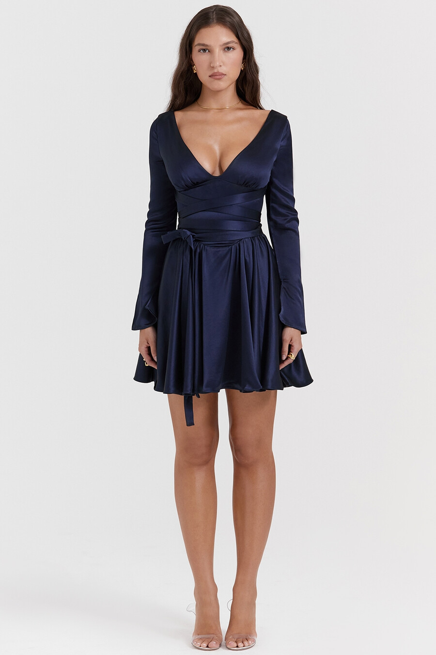 marineblaues minikleid mit tiefem ausschnitt
