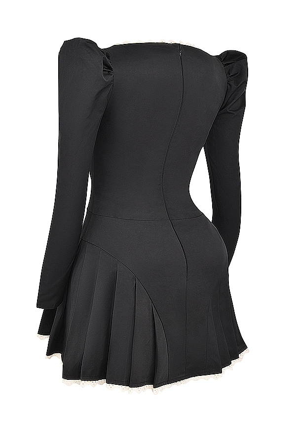 schwarzes und cremefarbenes plissiertes minikleid