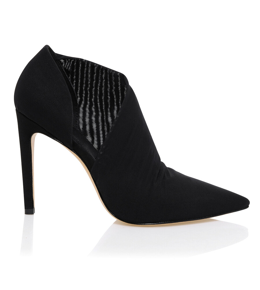 schwarze wildleder-pumps mit cut-outs