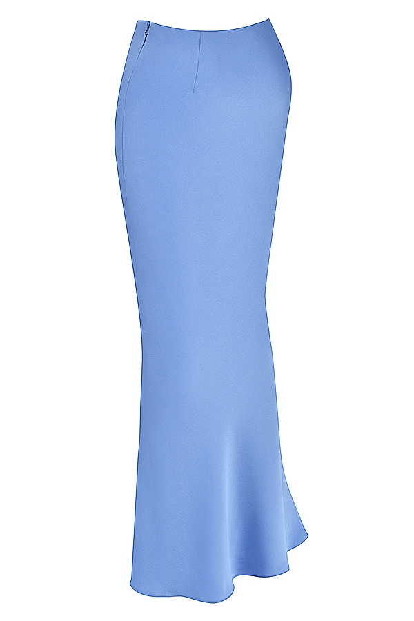 blauer satin-midirock mit schrägem schnitt