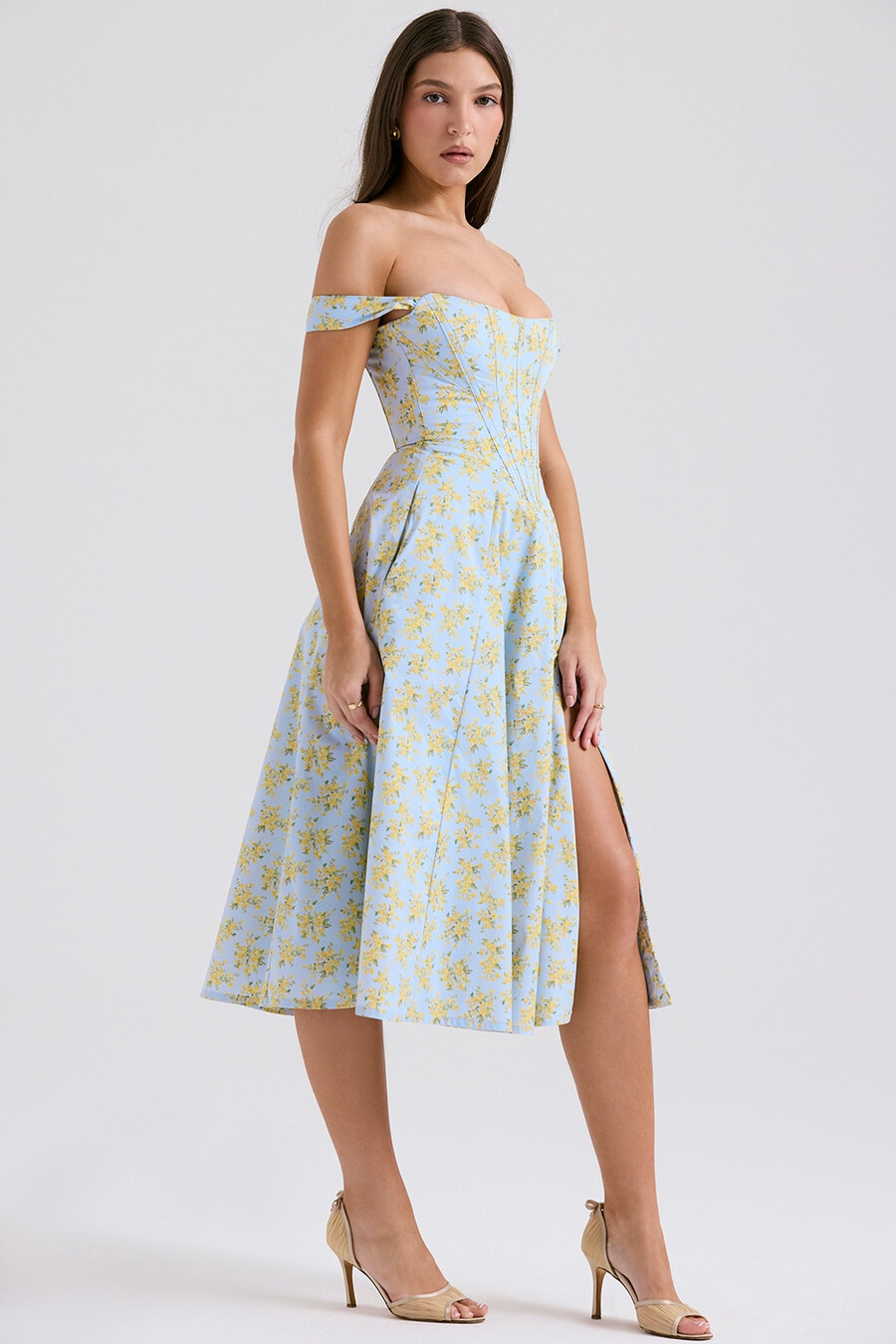 hellblaues midi-sommerkleid aus baumwolle mit vintage-blumenmuster
