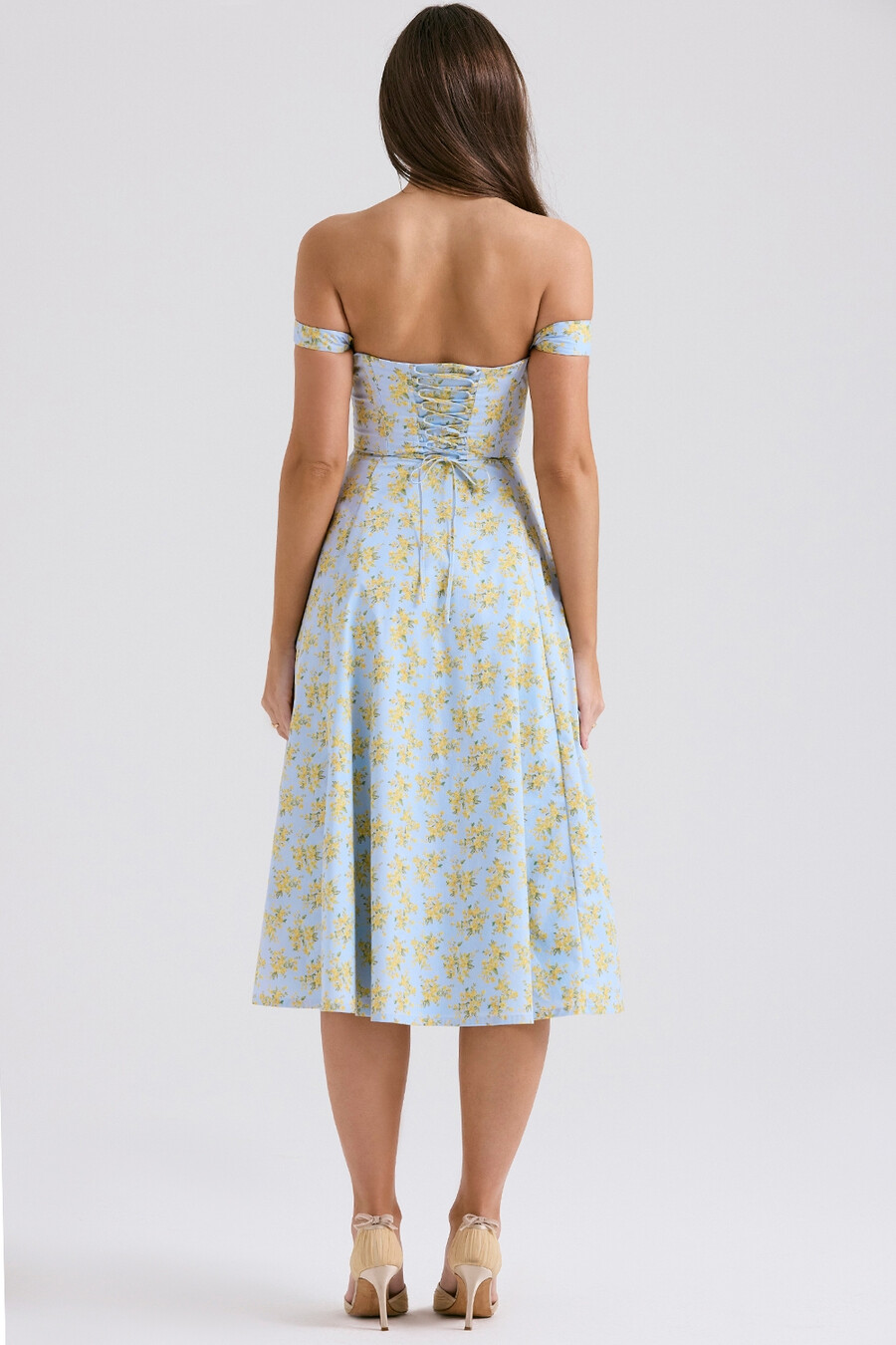 hellblaues midi-sommerkleid aus baumwolle mit vintage-blumenmuster