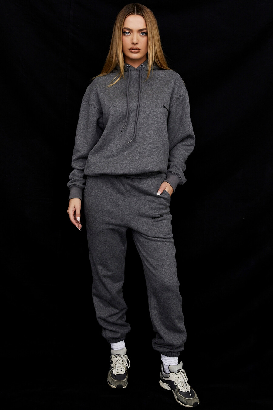 dunkelgrauer oversize-hoodie