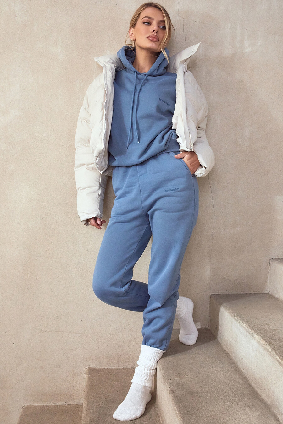 azurblauer oversize-hoodie