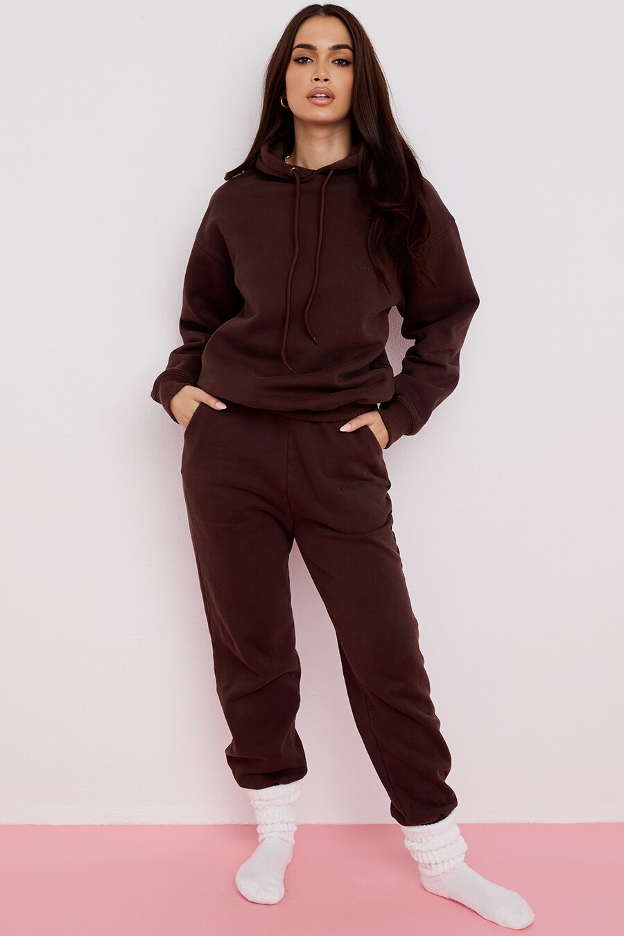 schokoladenbraune fleece-jogginghose