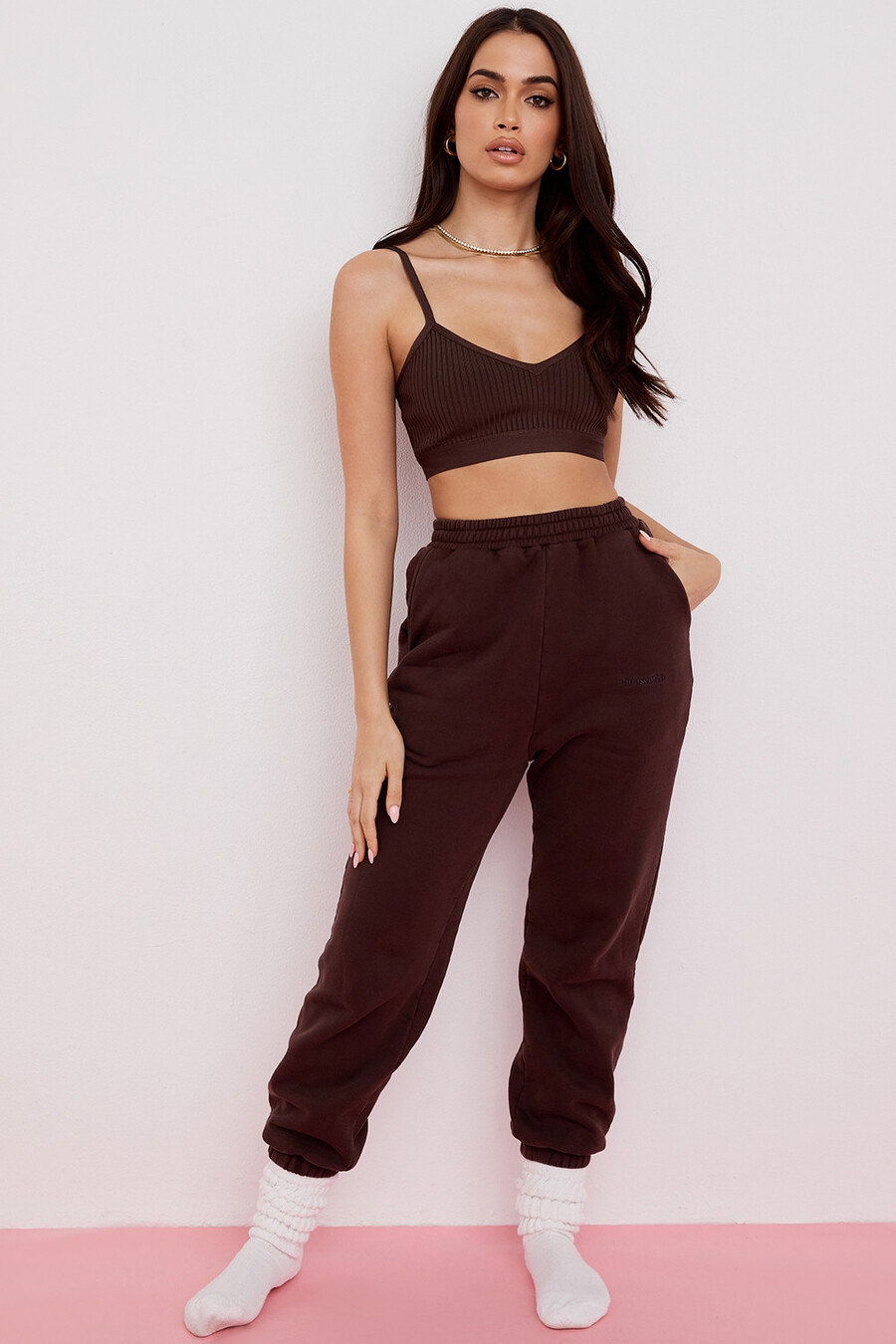 schokoladenbraune fleece-jogginghose