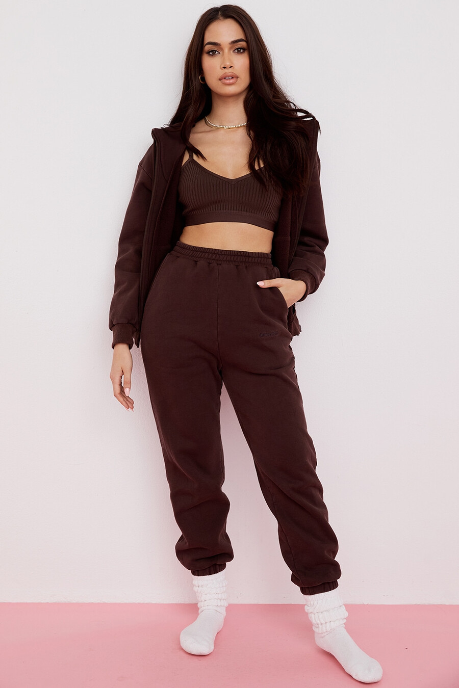 schokoladenbraune fleece-jogginghose