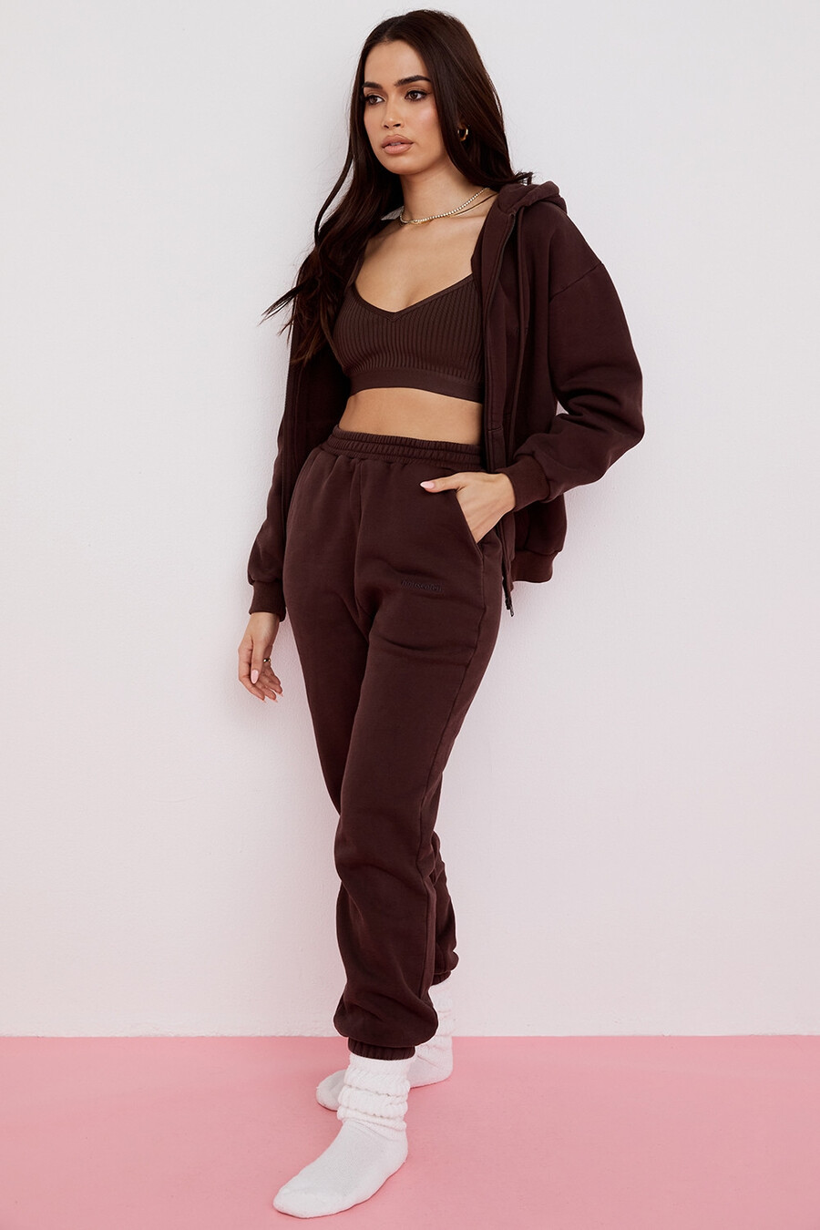 schokoladenbraune fleece-jogginghose