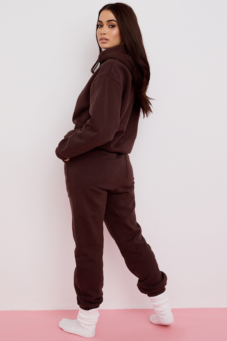schokoladenbraune fleece-jogginghose
