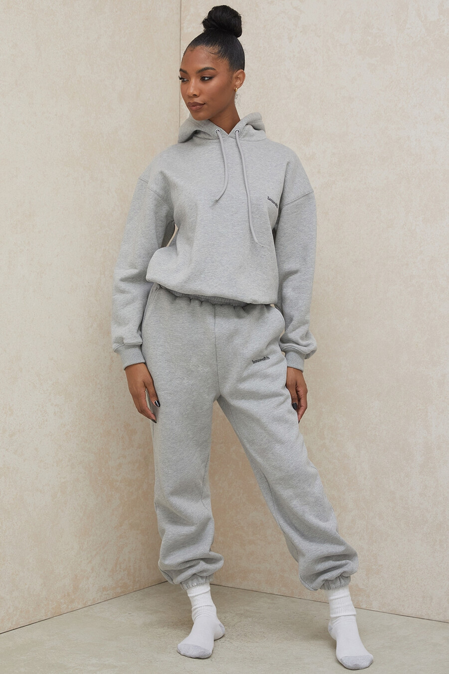 graue jogginghose mit fleece-rücken