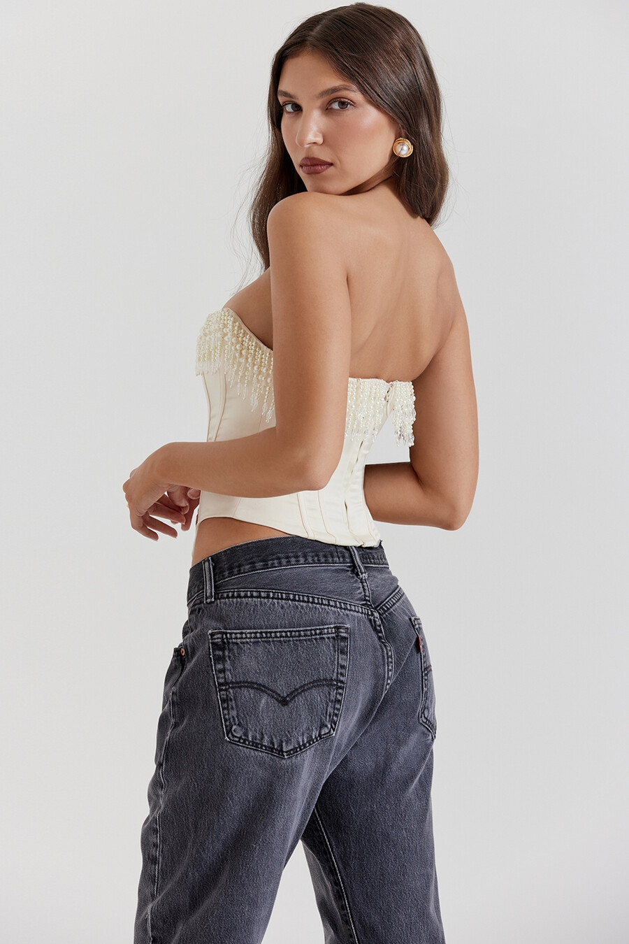 vintage-korsett aus cremefarbenem verziertem satin