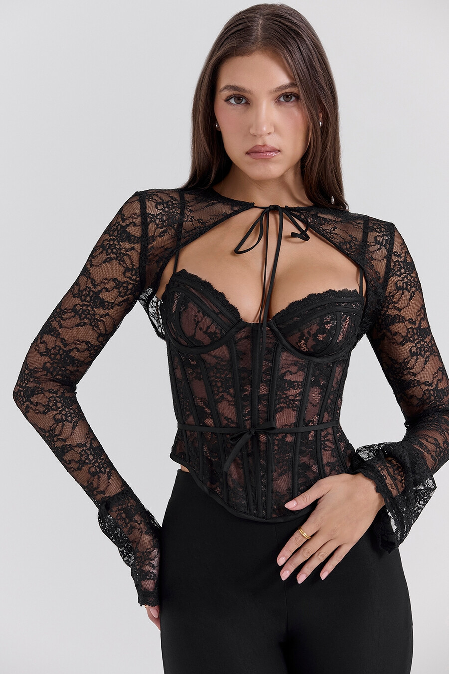 schwarzes spitzenkorsett-top mit bolero