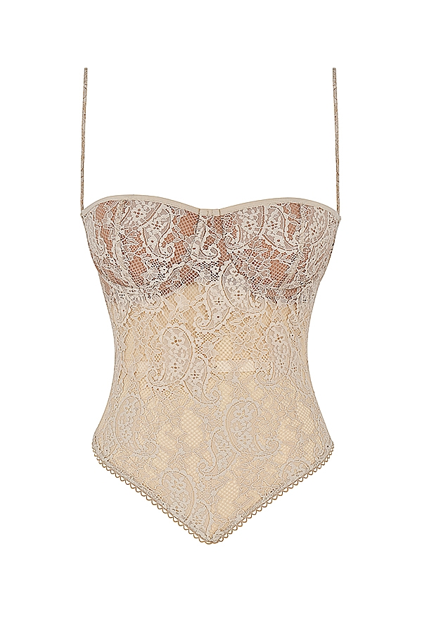 cremefarbenes spitzentop mit paisley-muster