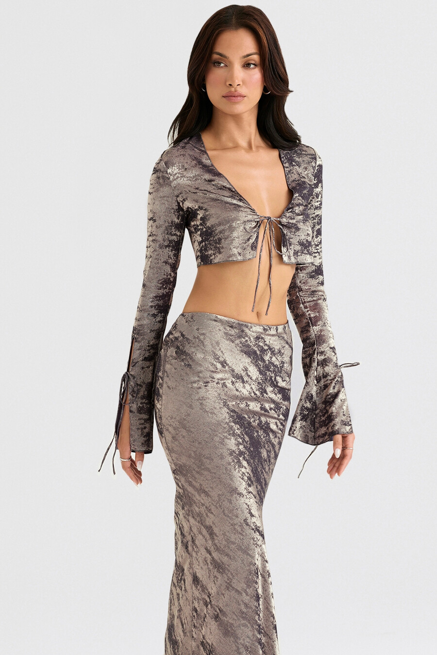 zinnfarbenes schimmerndes samt-satin-top