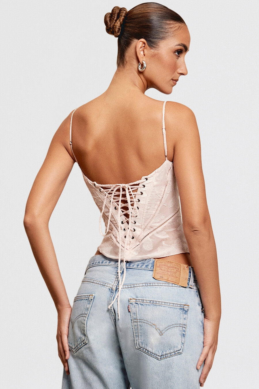 rosa camisole mit blumenmuster und spitze