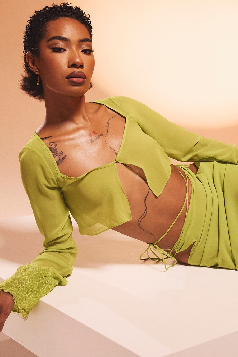limettengrünes georgette-crop-top