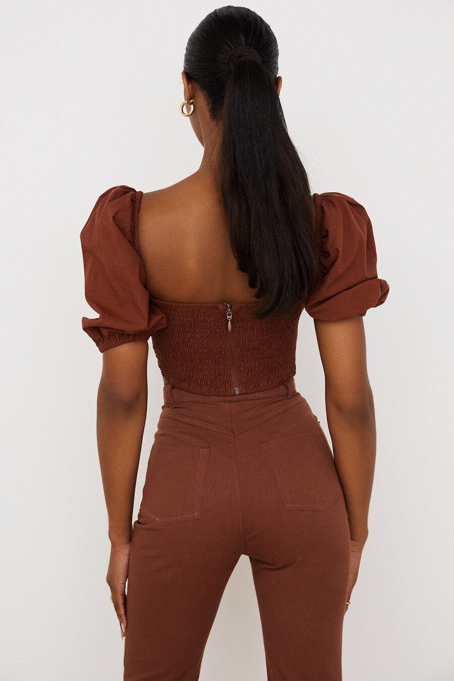 kakaofarbenes cropped-top mit puffärmeln