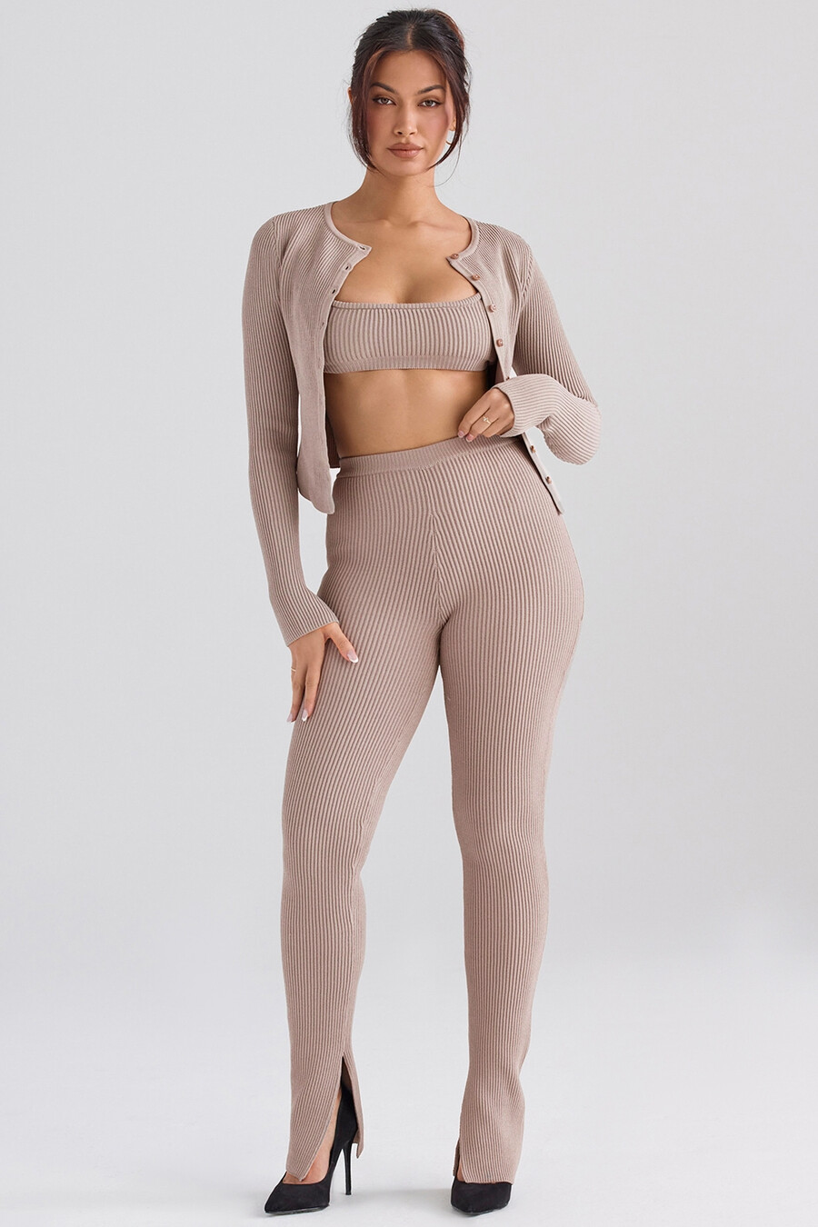 taupefarbene leggings mit rippstrick