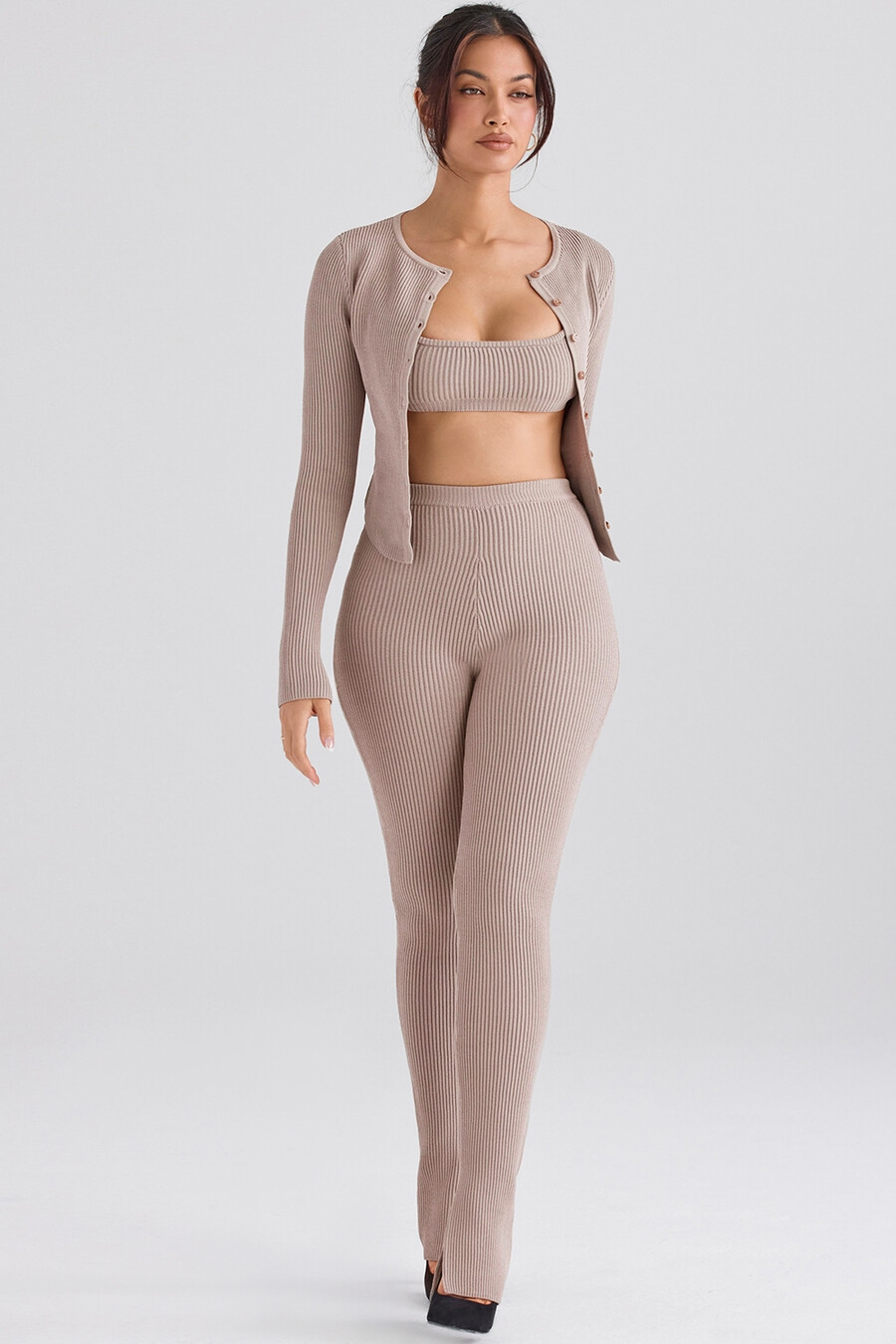 taupefarbene leggings mit rippstrick
