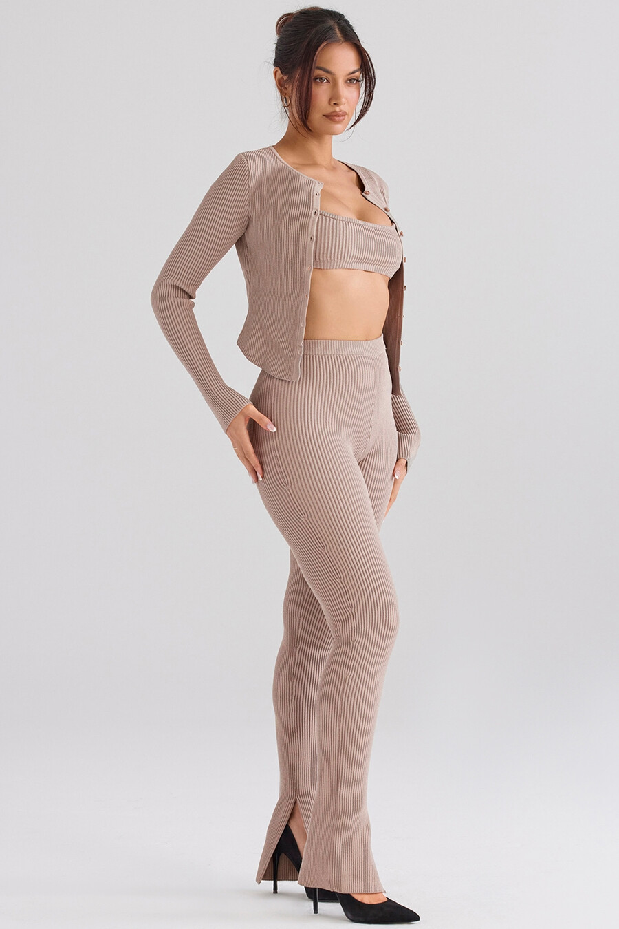 taupefarbene leggings mit rippstrick