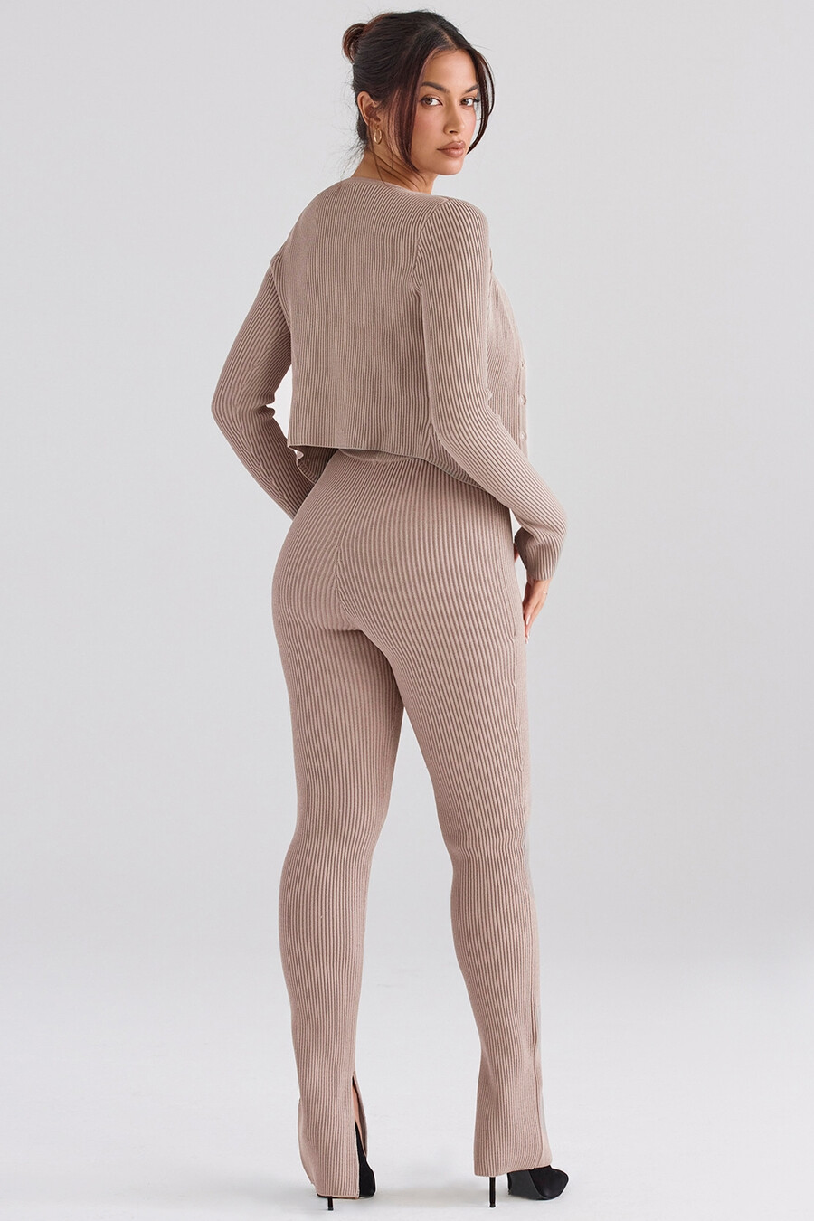 taupefarbene leggings mit rippstrick