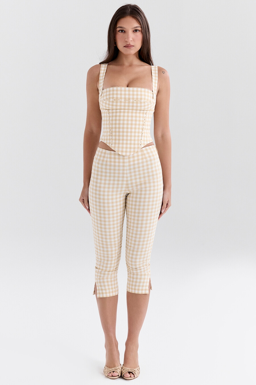 caprihose mit gingham-muster
