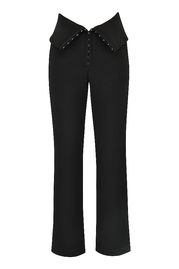 schwarze hose mit umgeschlagenem vorderteil